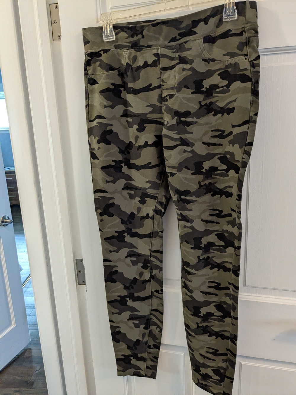 George Camo Print Leggings in Olive and Black